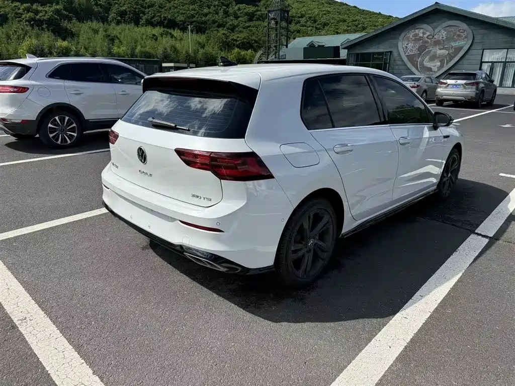 Volkswagen Golf 2023
