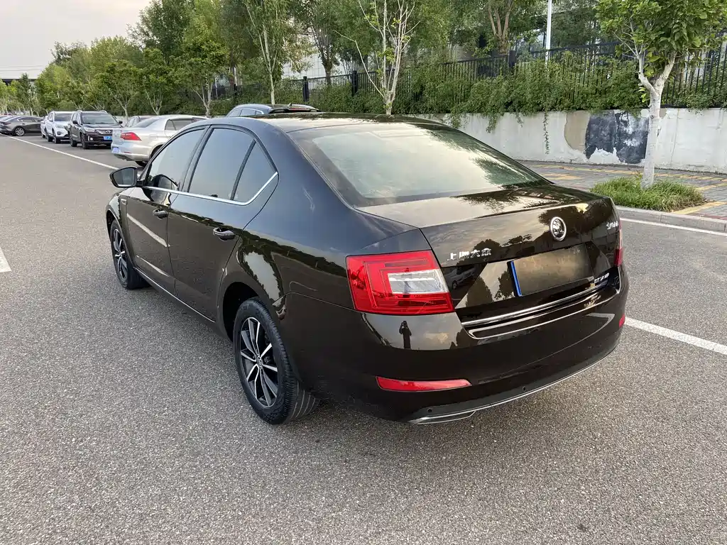 Skoda Octavia 2016 — фото 6