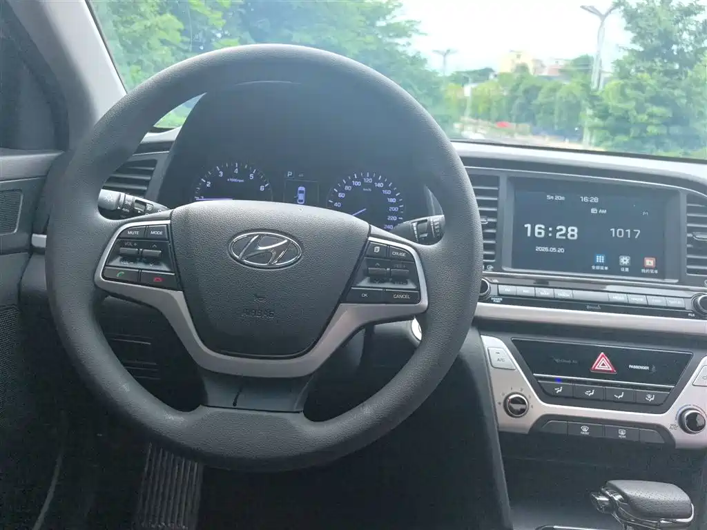 Hyundai Elantra 2018 — фото 3