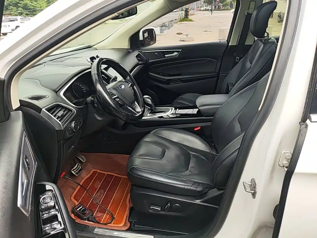 Ford Edge 2017 — фото 15