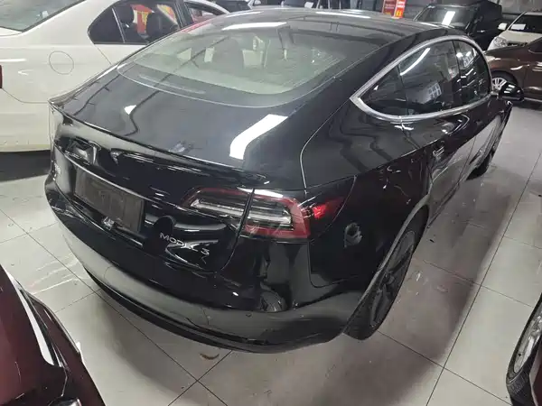 Tesla Model 3 2020