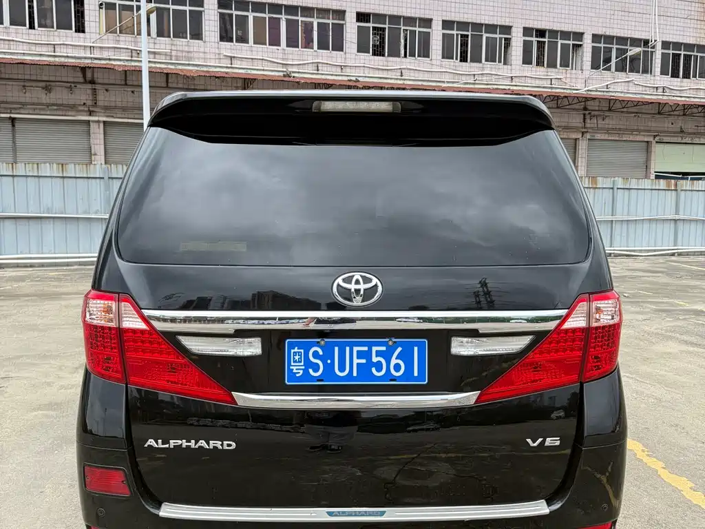 Toyota Alphard 2014 — фото 11
