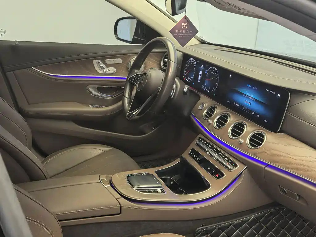 Mercedes-Benz E-Class 2022 — фото 13
