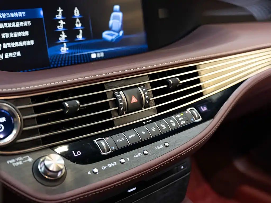 Lexus LS 2020 — фото 17