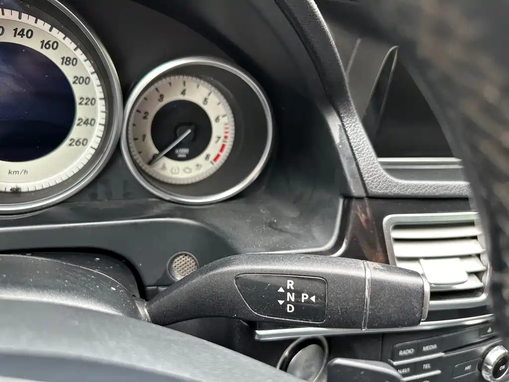 Mercedes-Benz E-Class 2015 — фото 15