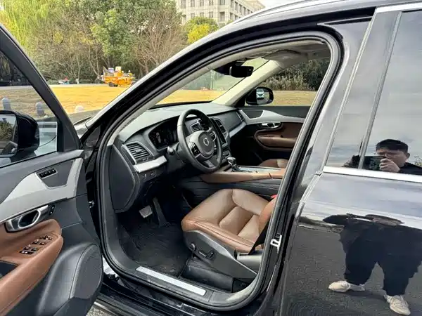 Volvo XC90 2019