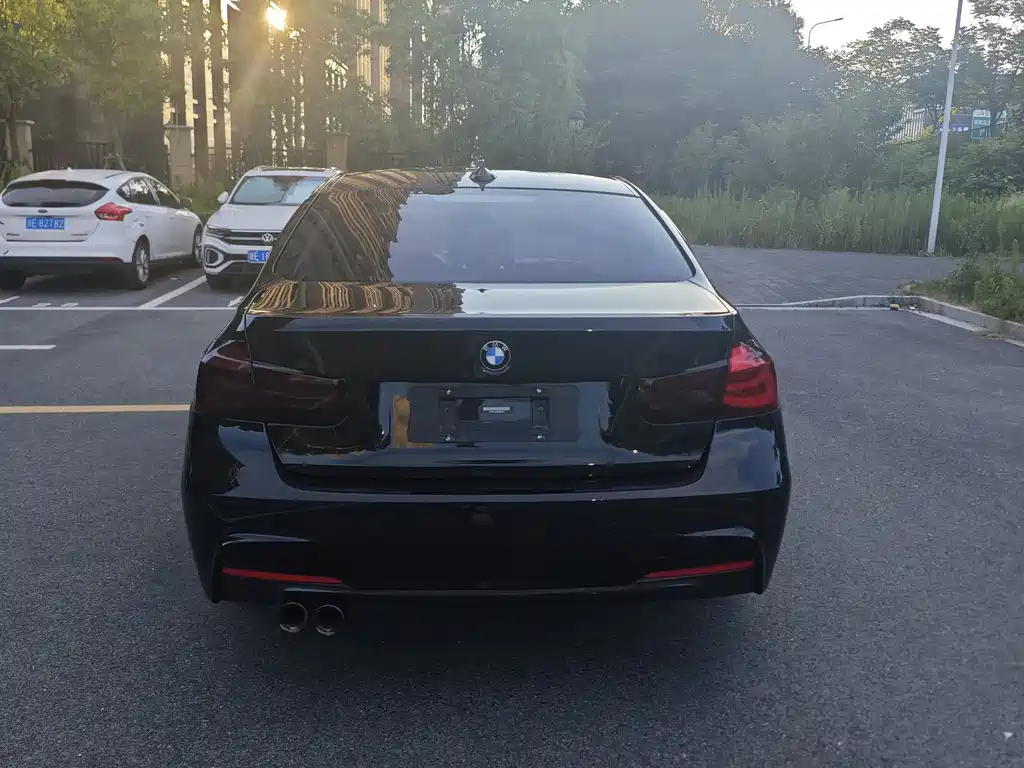 BMW 3 Series 2019 — фото 15