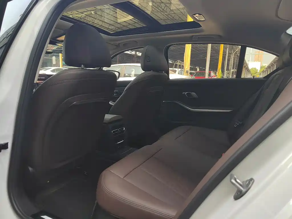 BMW 3 Series 2025