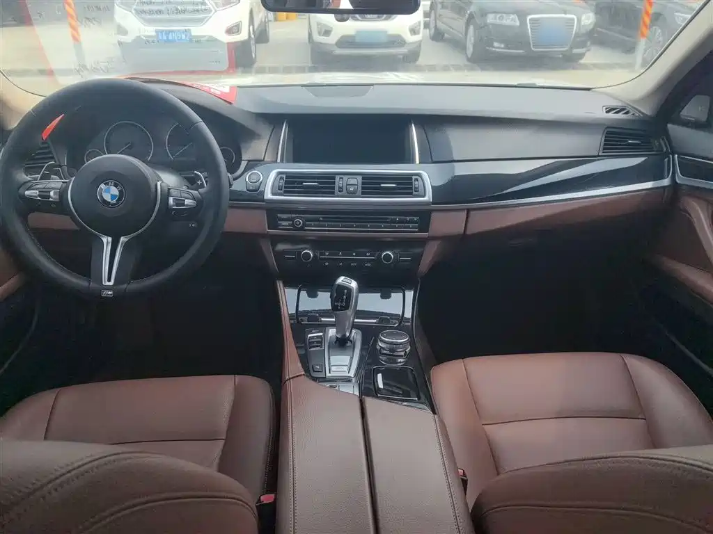 BMW 5 Series 2016 — фото 13