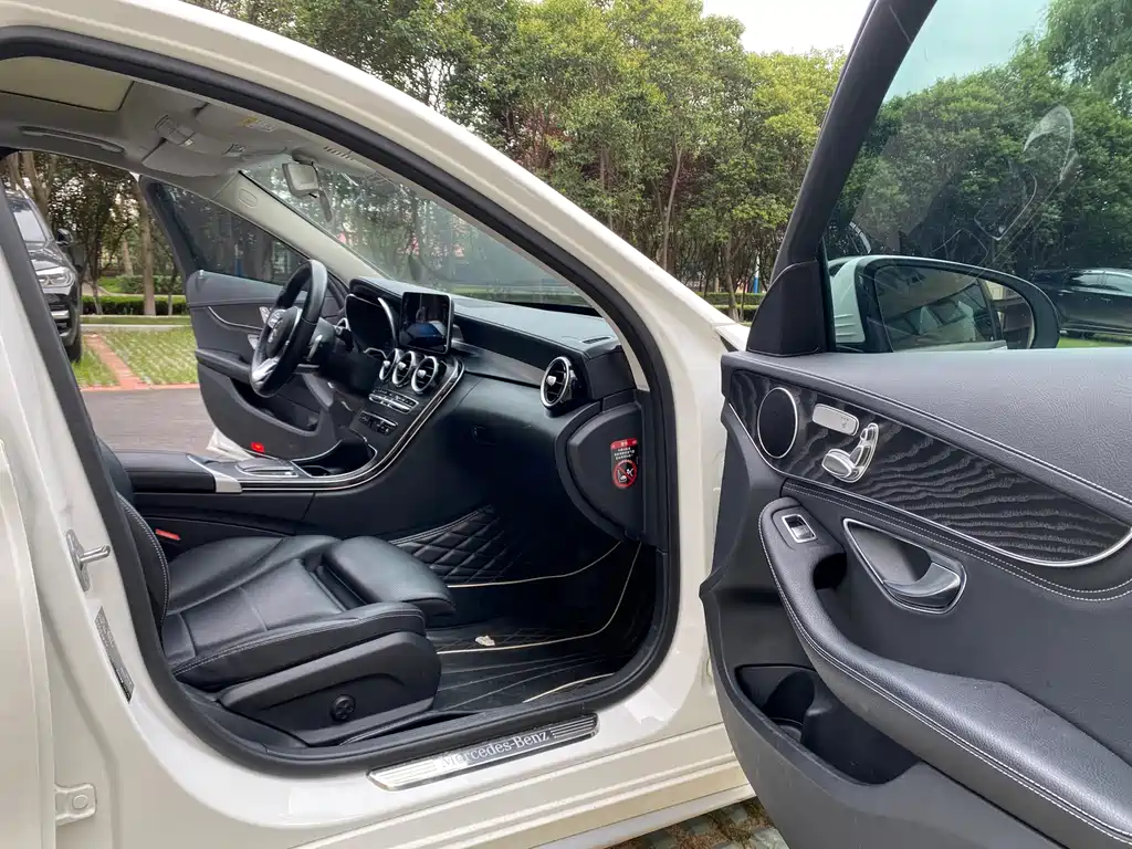 Mercedes-Benz C-Class 2020