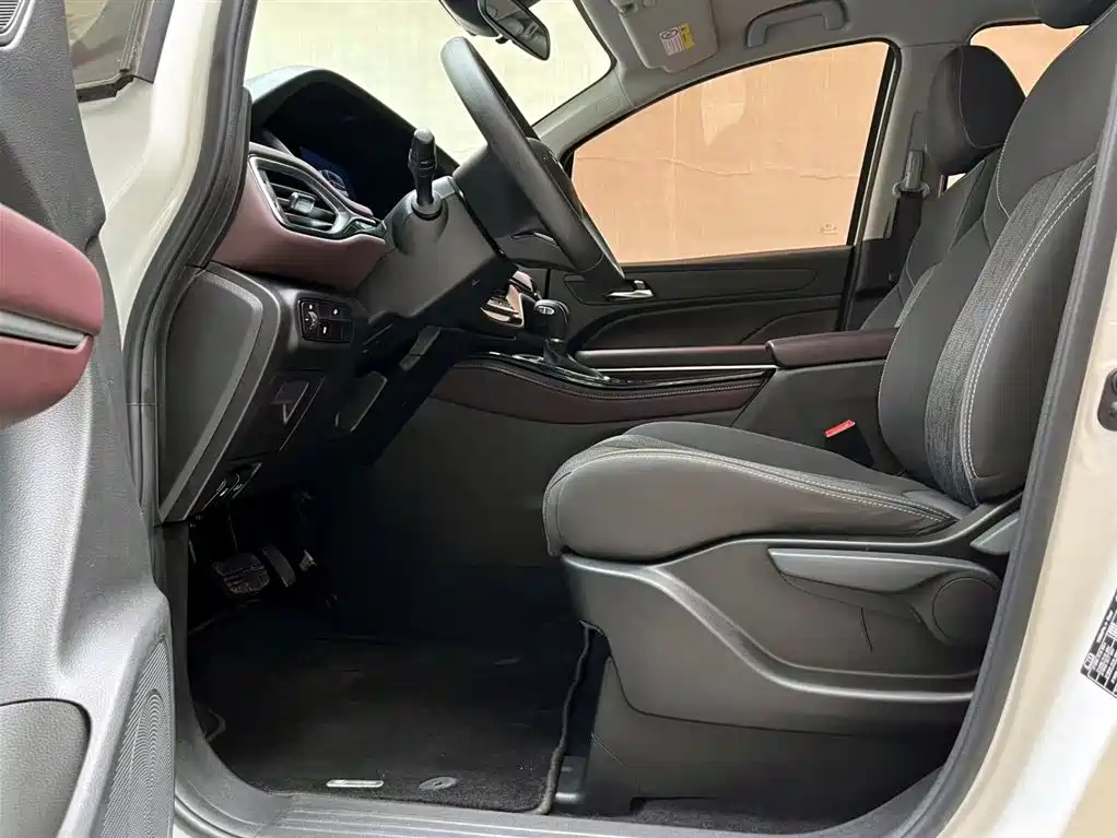 GAC Trumpchi M6 2024 — фото 9