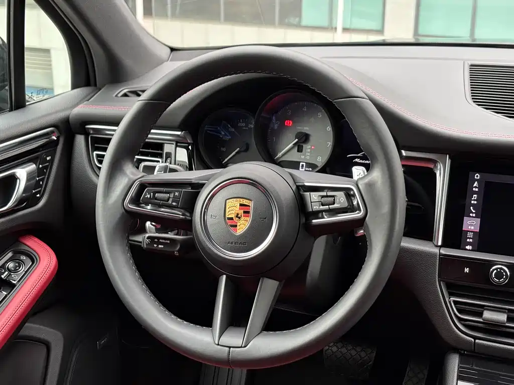 Porsche Macan 2022 — фото 14