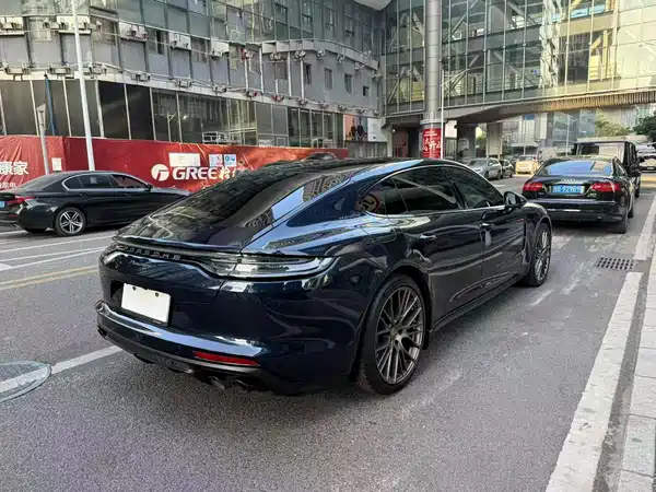 Porsche Panamera 2023