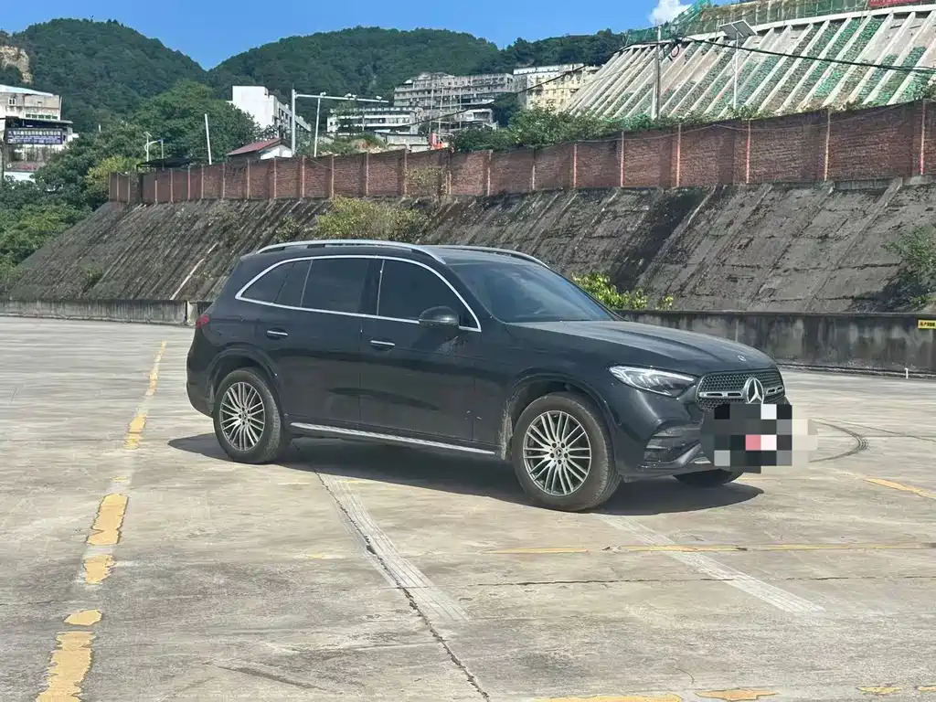 Mercedes-Benz GLC 2025