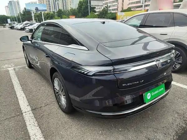 Buick Zhijing L7 2025