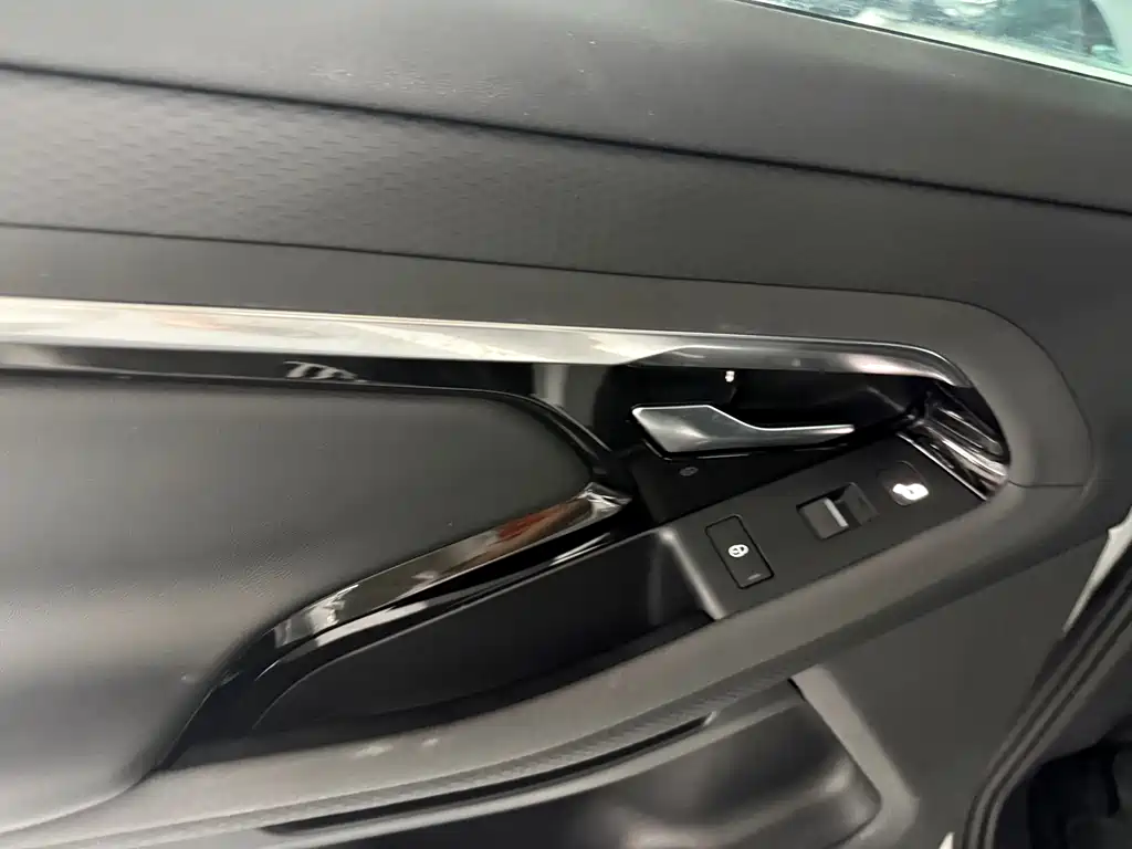 Land Rover Evoque 2021 — фото 9