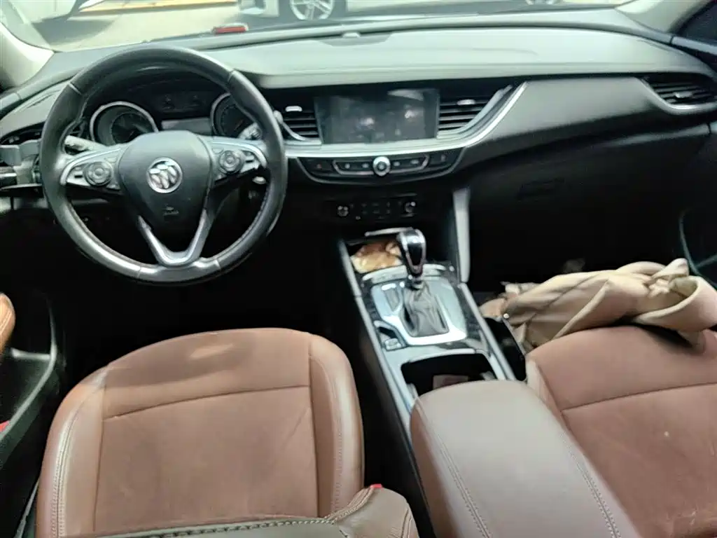 Buick Regal 2019 — фото 10
