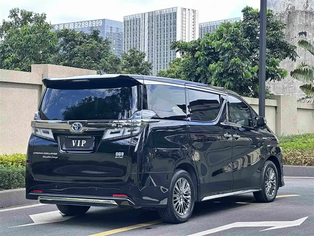 Toyota Vellfire 2022 — фото 9