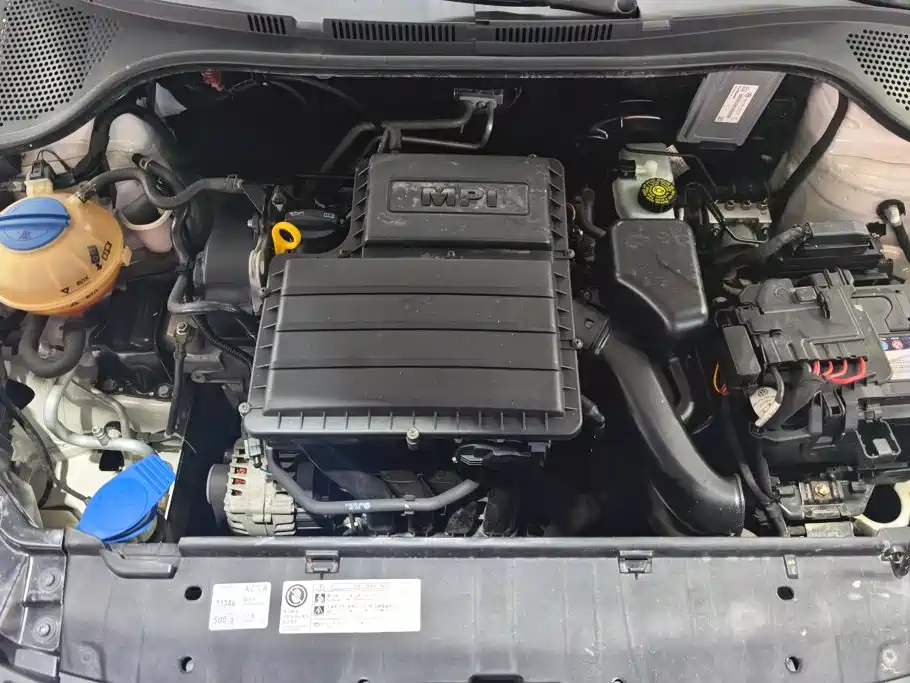 Skoda Rapid 2014 — фото 10