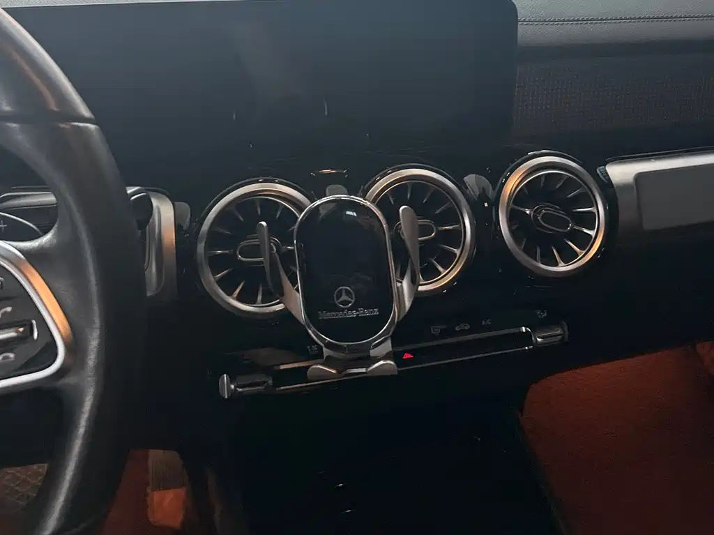Mercedes-Benz GLB 2021