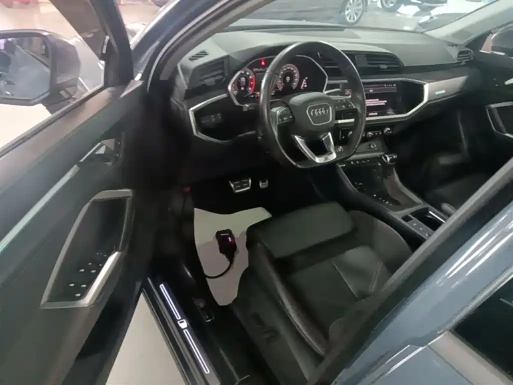 Audi Q3 Sportback 2023 — фото 16