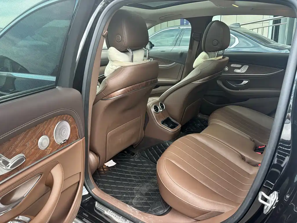 Mercedes-Benz E-Class 2023