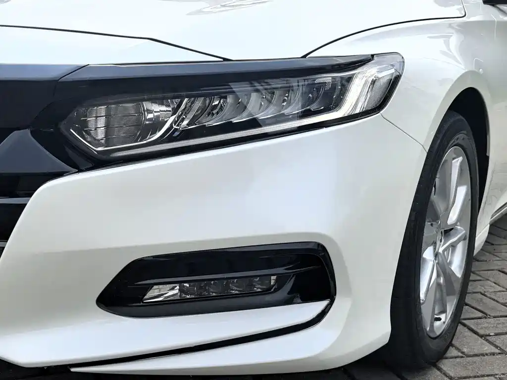 Honda Accord 2019 — фото 10