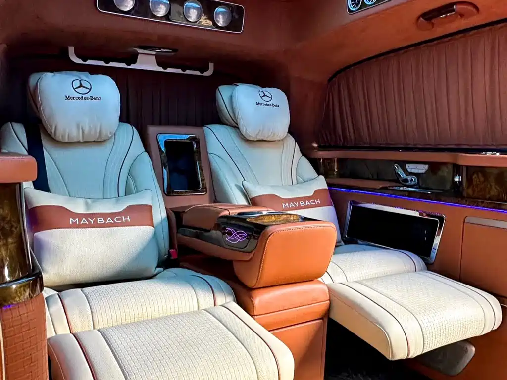 Mercedes-Benz V-Class 2024 — фото 25