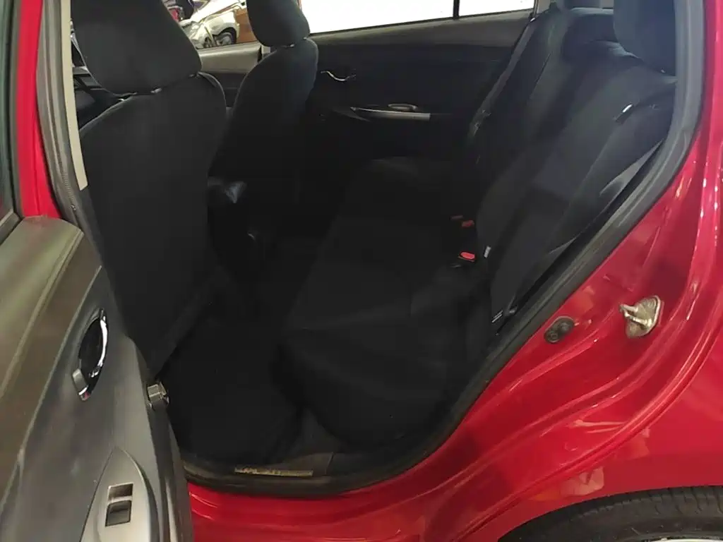 Toyota Yaris L 2016 — фото 17