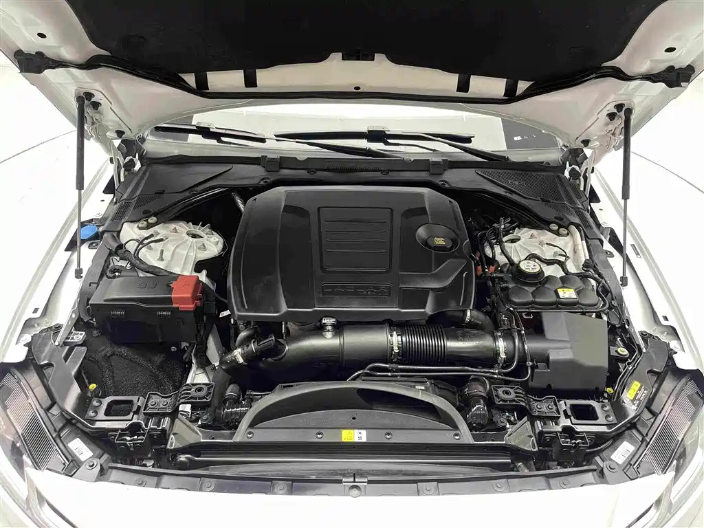 Jaguar XFL 2023 — фото 12