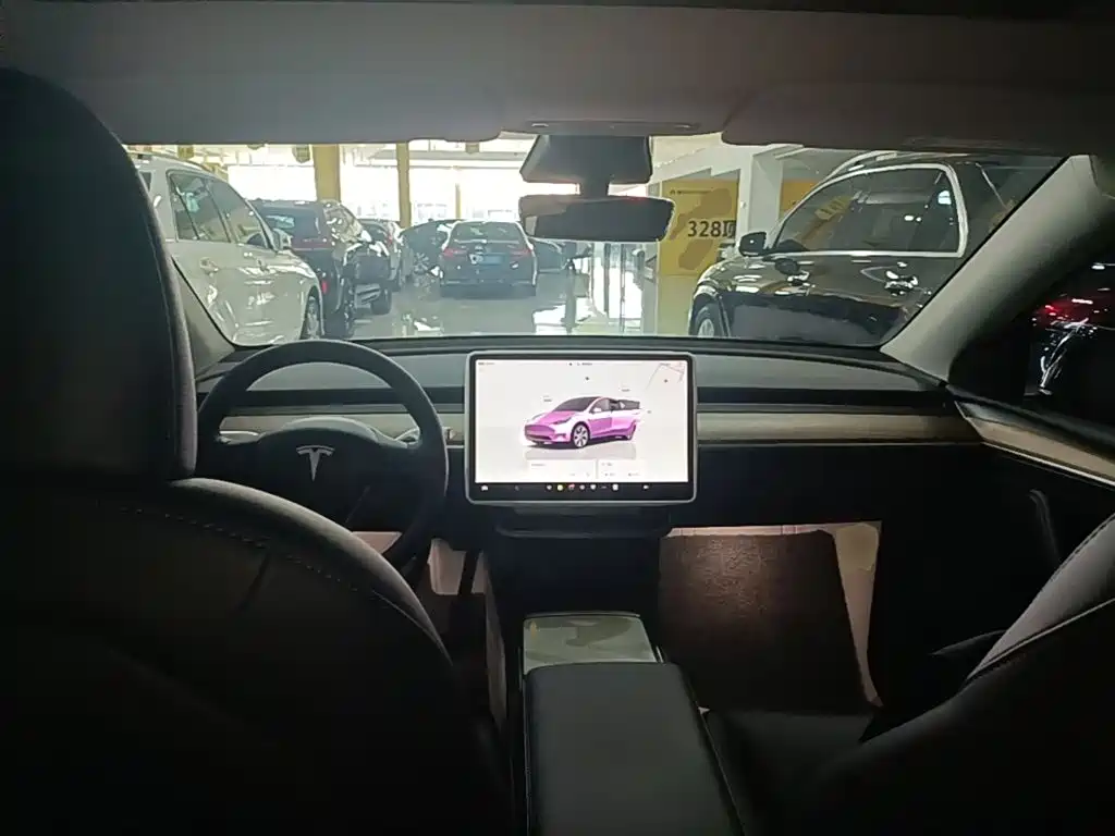 Tesla Model Y 2023 — фото 10