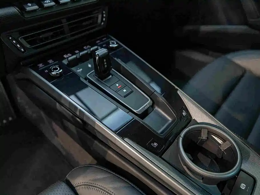 Porsche 911 2021 — фото 17