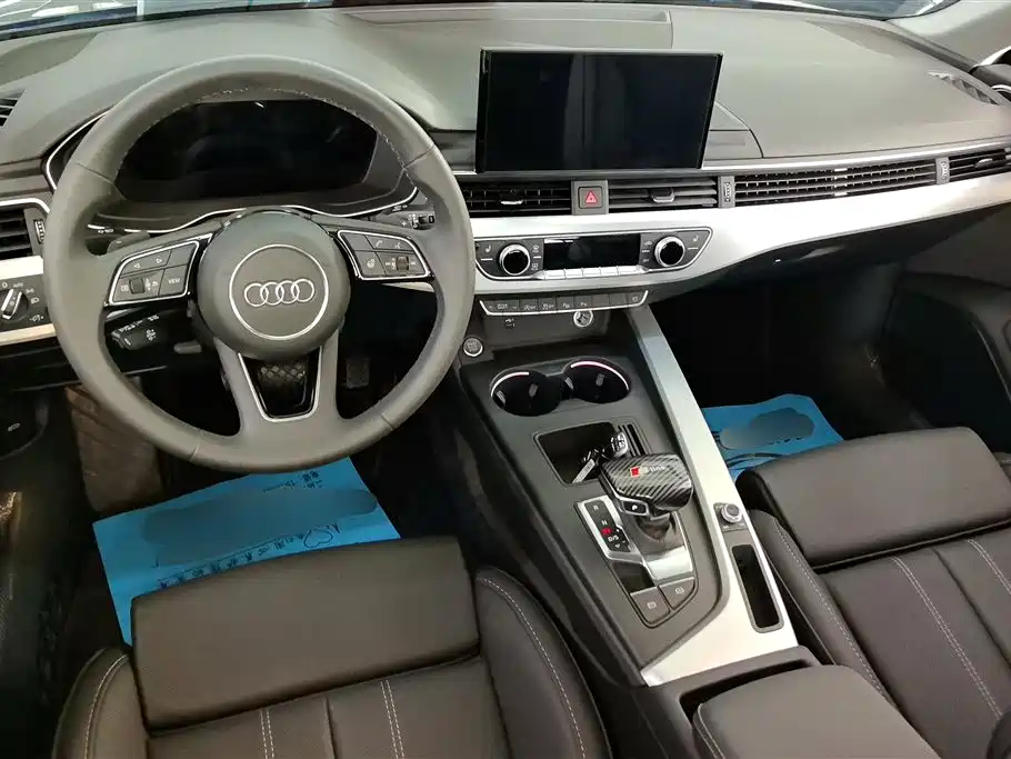 Audi A4L 2023 — фото 12
