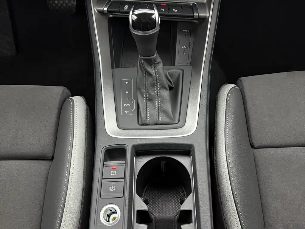Audi Q3 2023 — фото 11