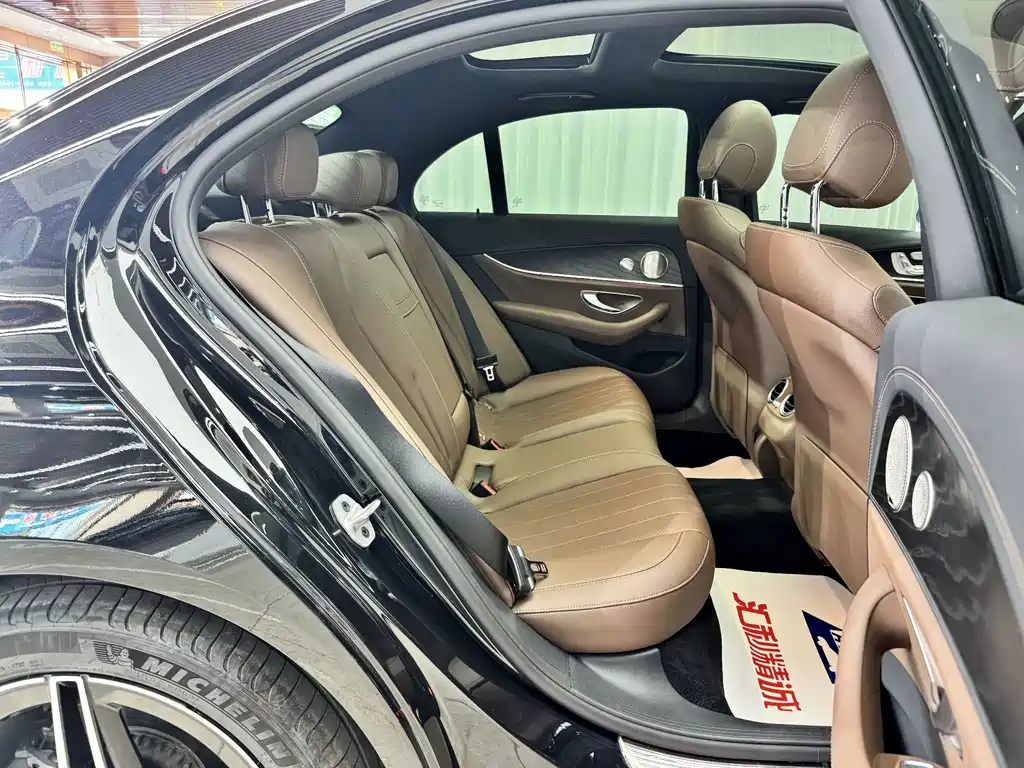 Mercedes-Benz E-Class 2023 — фото 18