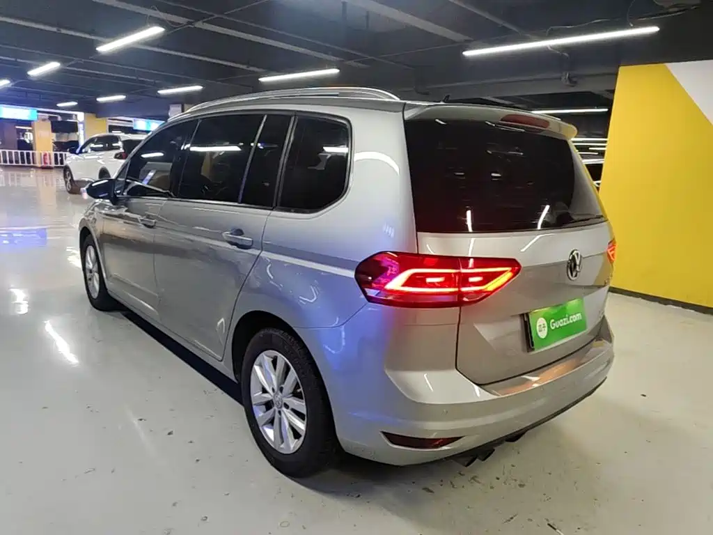 Volkswagen Touran 2019 — фото 5