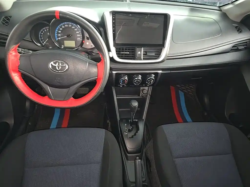 Toyota Yaris L 2019 — фото 10