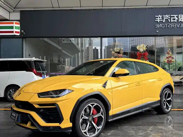 Lamborghini Urus 2021