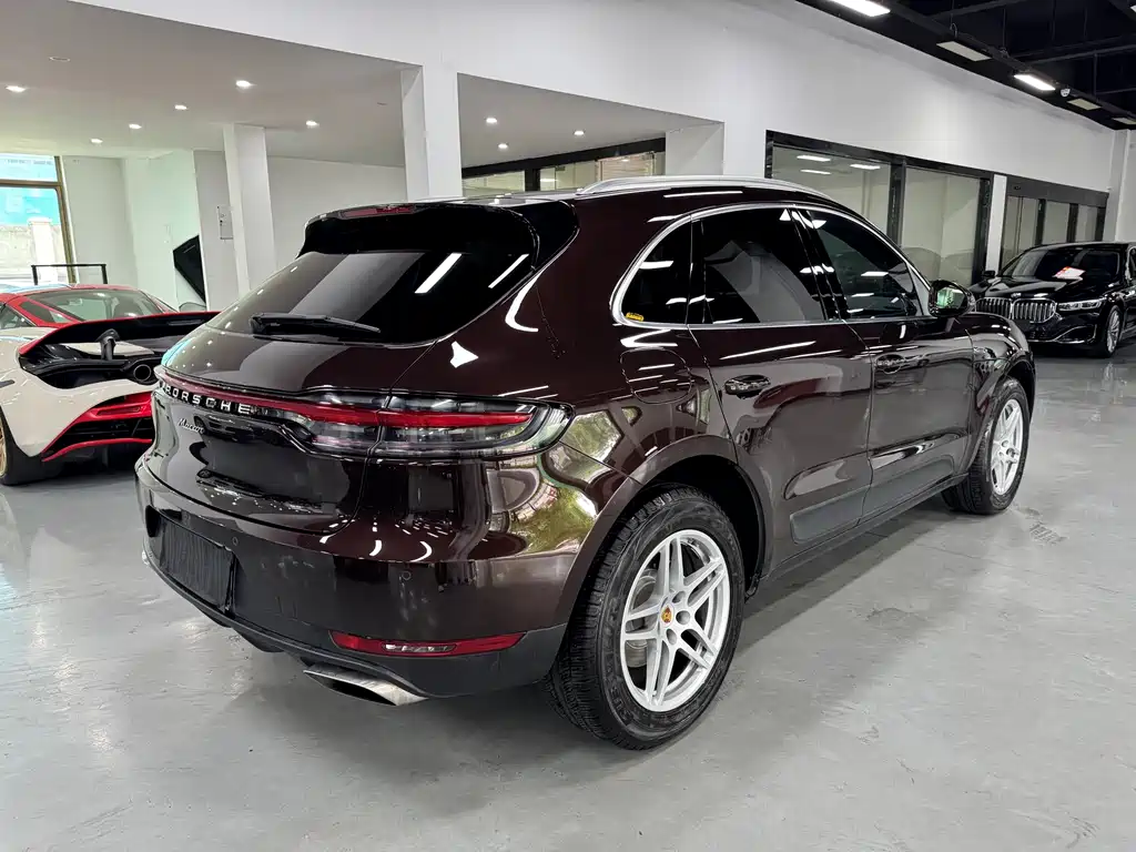 Porsche Macan 2019 — фото 10