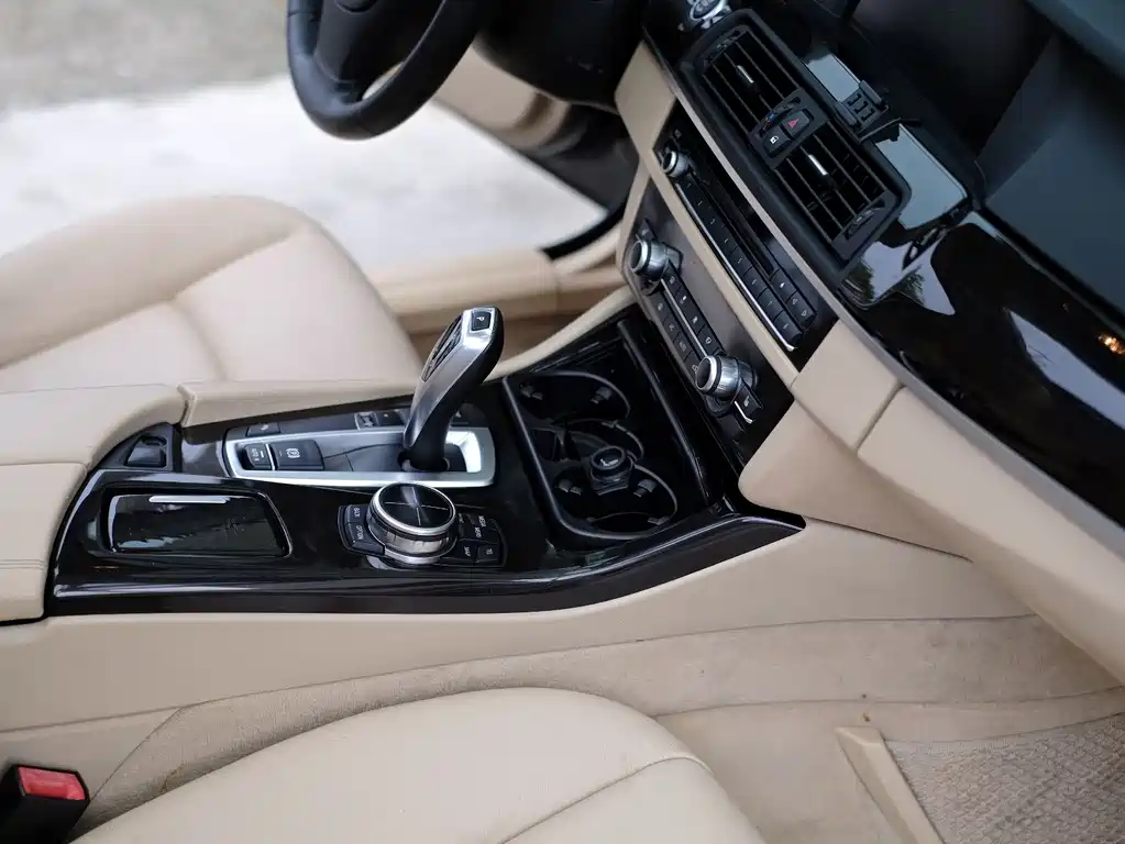 BMW 5 Series 2013 — фото 34