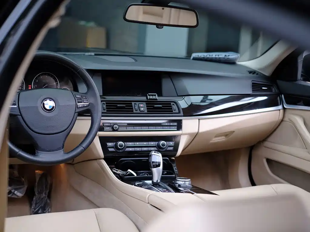BMW 5 Series 2013 — фото 50