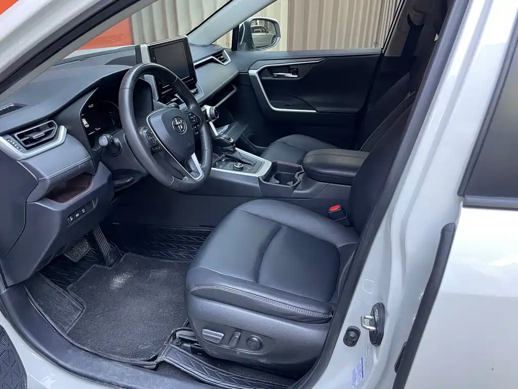 Toyota RAV4 2021