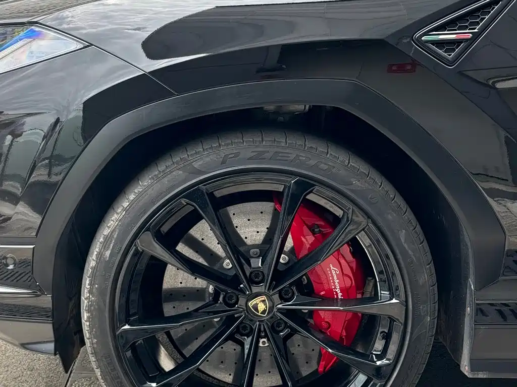 Lamborghini Urus 2023 — фото 16