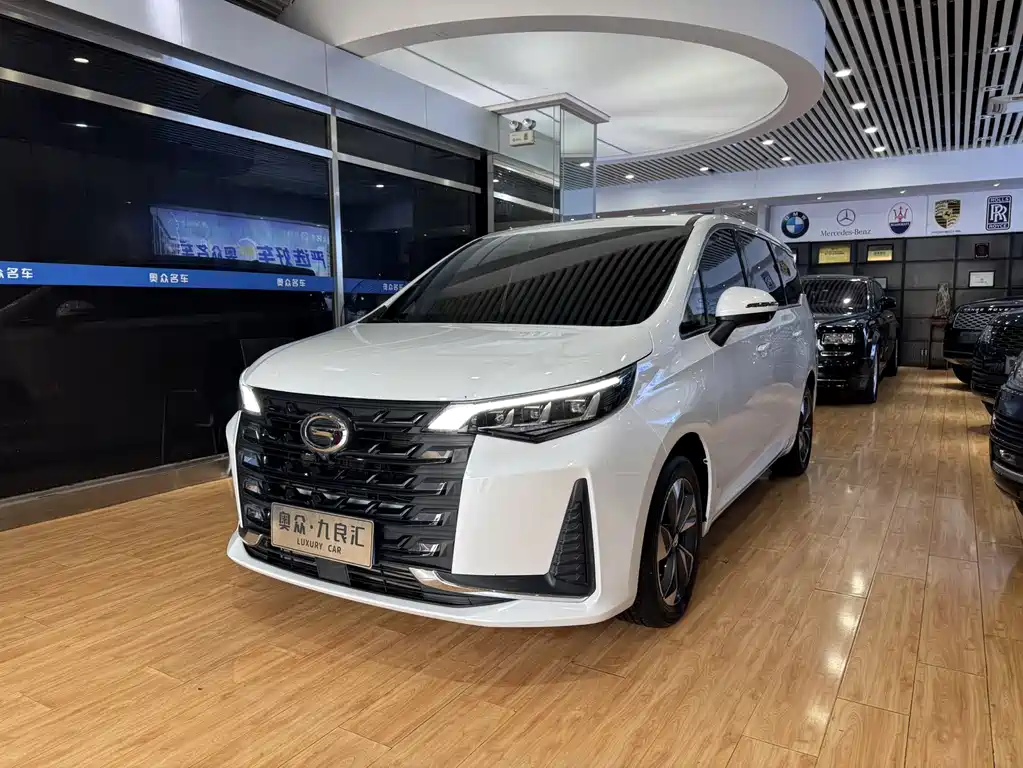 GAC Trumpchi M6 2022 — фото 1