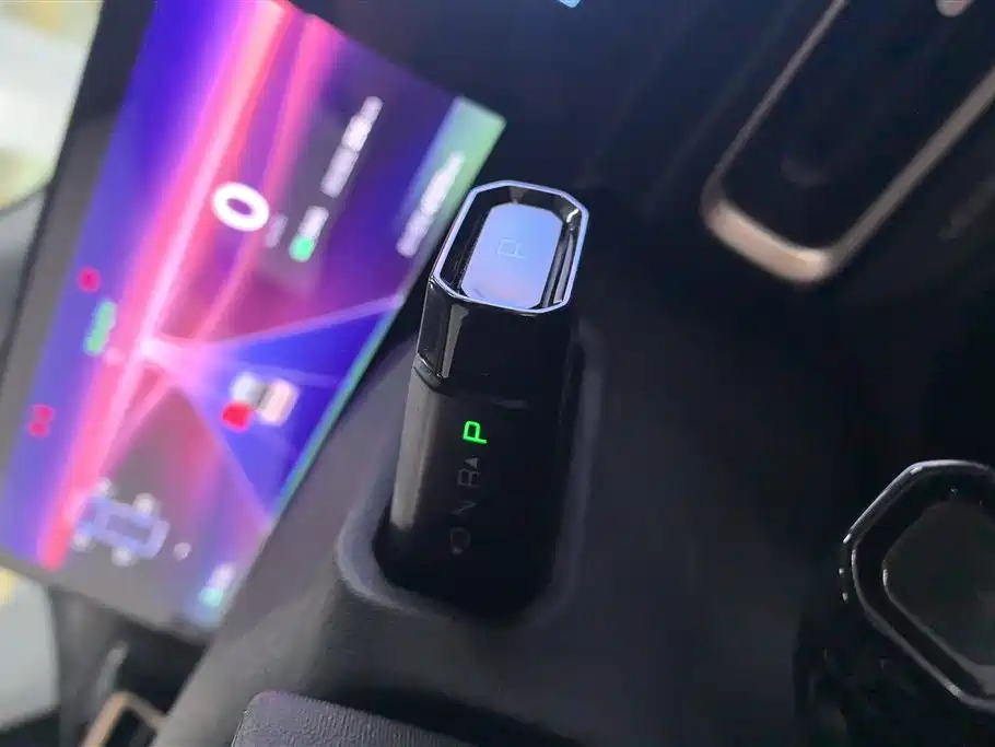 Baojun KiWi EV 2023 — фото 16