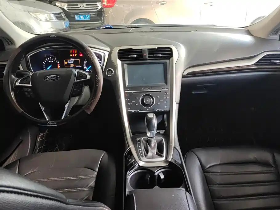 Ford Mondeo 2015 — фото 12