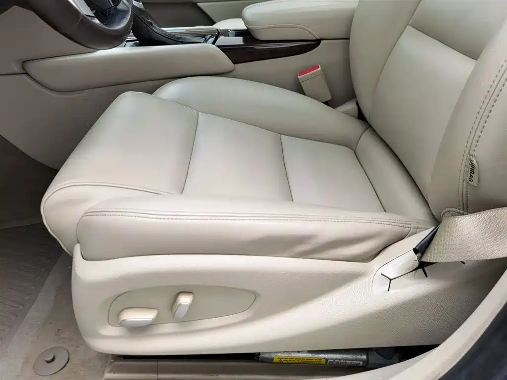 Cadillac XTS 2017 — фото 20