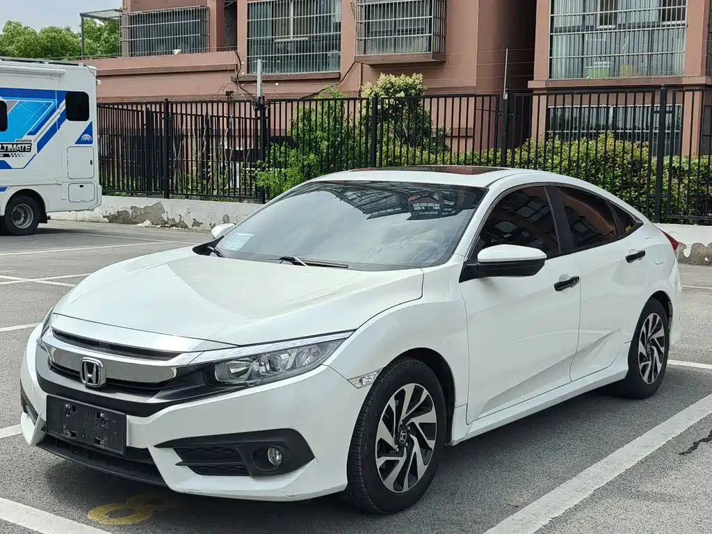 Honda Civic 2018 — фото 1