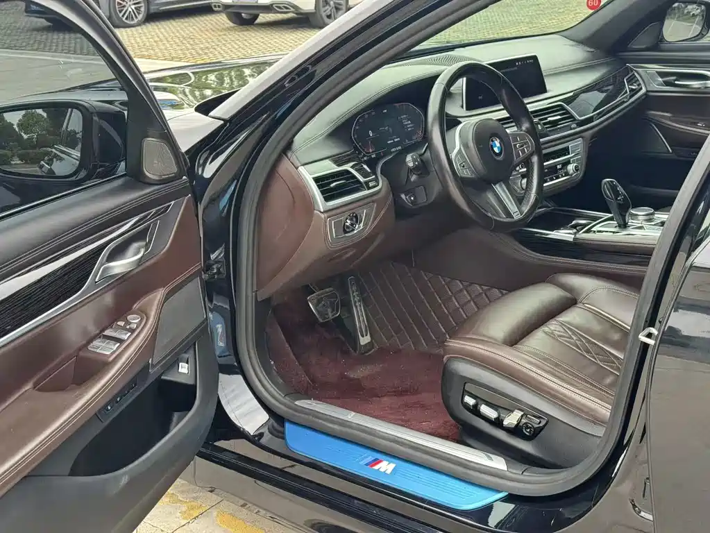 BMW 7 Series 2022 — фото 10
