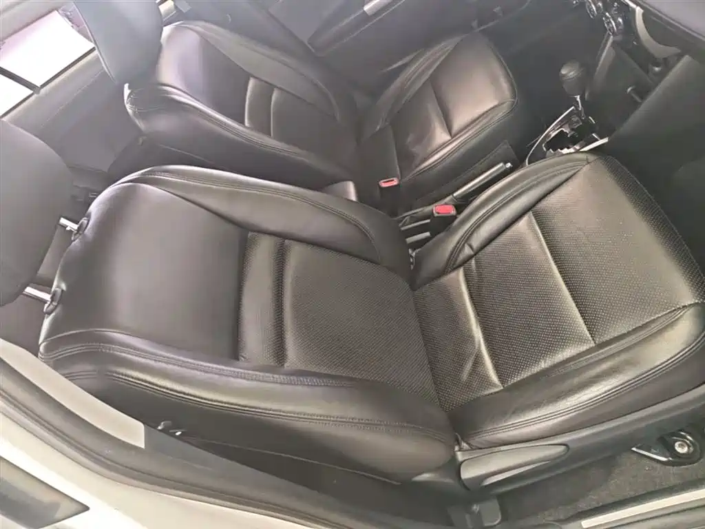 Toyota Yaris L 2017 — фото 25